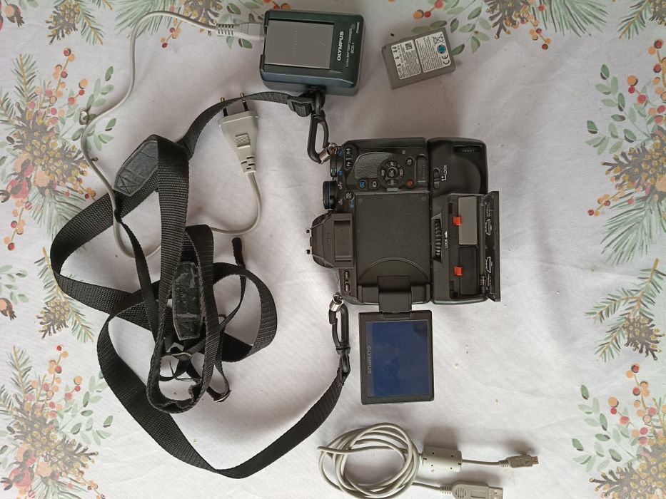 Olympus E-620 SPRAWNY +grip+ 4 akumulatory niecale 7k przebiegu
