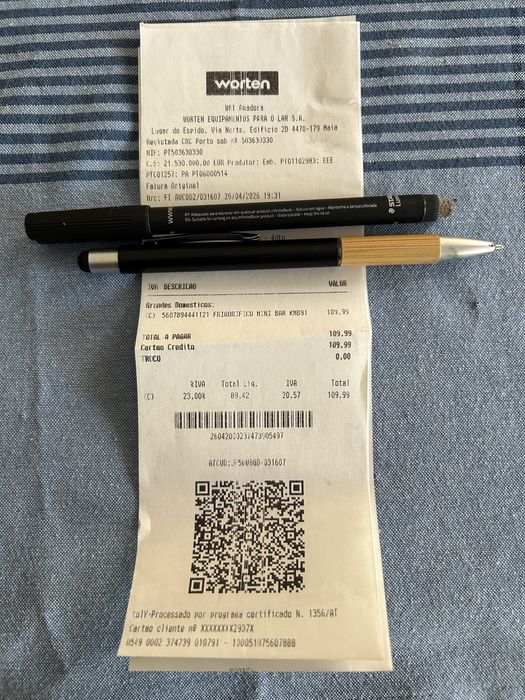Vendo mini frigorifico em garantia e usado so 2 semanas