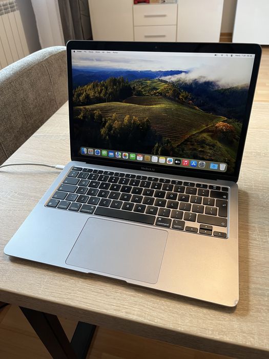 MacBook Air M1 2020 – 8 GB RAM, 13,3” – stan idealny