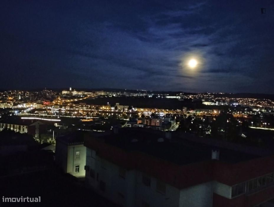 Estúdio - localizado em Alta de Santa Clara Coimbra