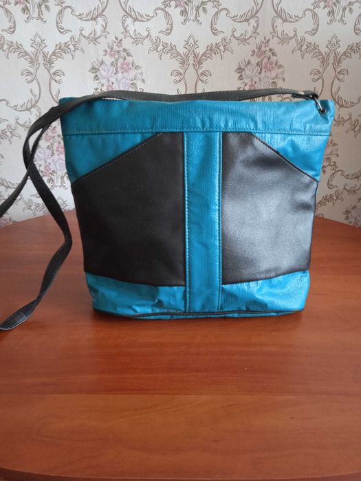 Продам женскую сумку