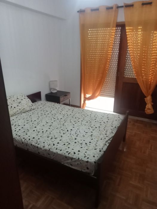 Quarto mobilado equipado
