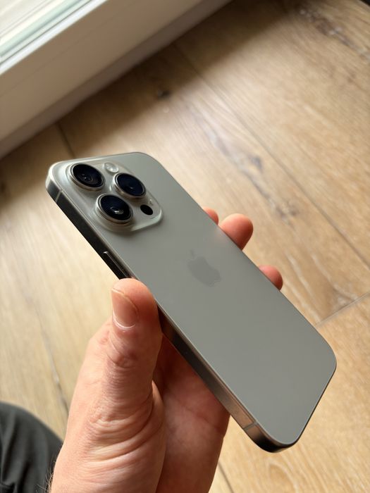 iPhone 15 pro 128GB Natural Titanium