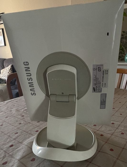 Monitor Samsung SyncMaster CX718T 2006