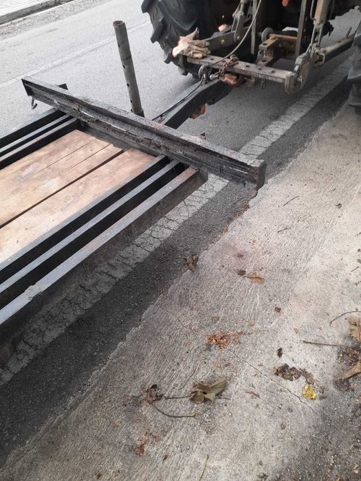 Reboque porta Máquinas com Rampas