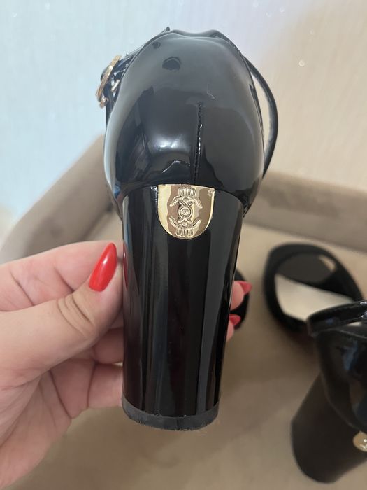 Босоніжки, 38 розмір, чорного кольору