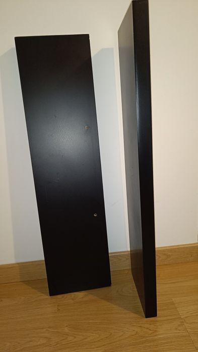 Vendo 2 prateleiras pretas