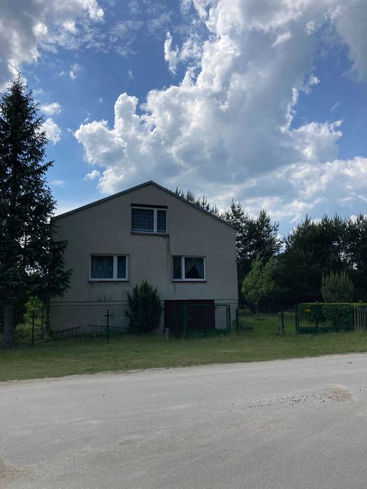 Przestronny dom otoczony lasami