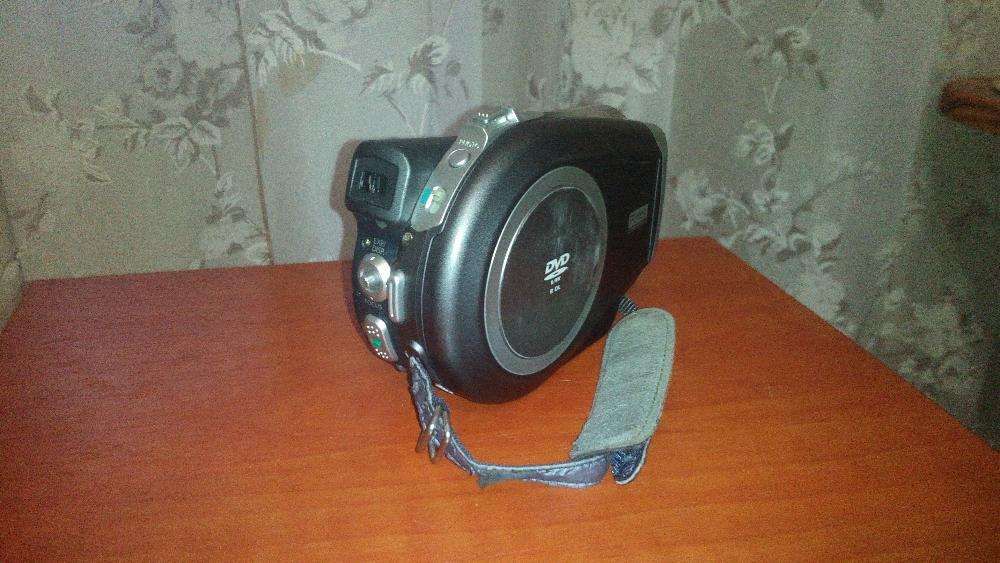 Видеокамера Canon DC22