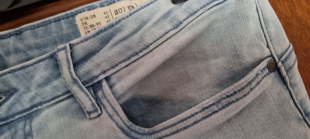Damskie spodnie jeansowe rozm 40