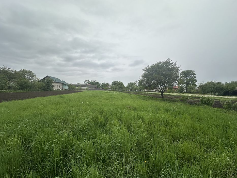 Продам земельну ділянку вул. Юності площа 15 соток є всі комунікації