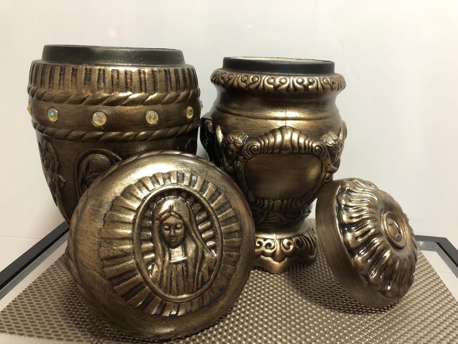 Ритуальні послуги. Урни для праху "Свіча" та "Ангел"