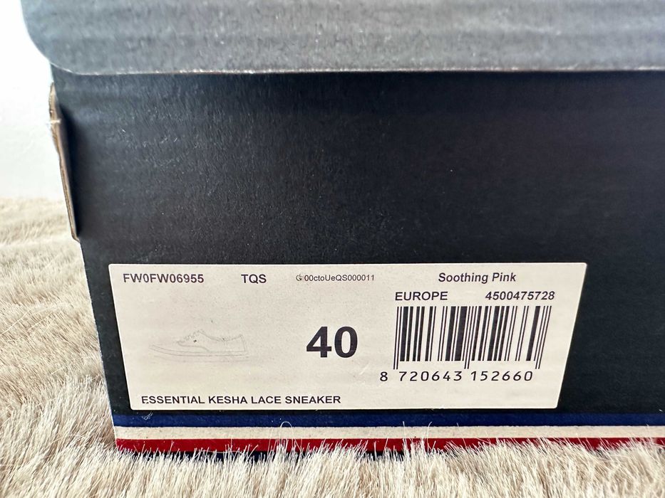 Buty damskie trampki tommy hilfiger essential kesha 40