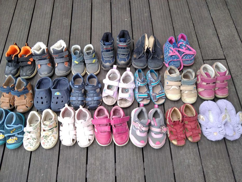 Buty dziecięce w rozm. 23-24 - 20 par