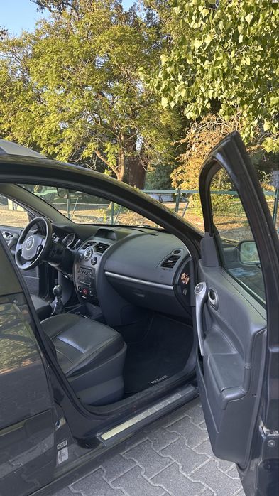 Renault Mégane Carrinha • 1.5 dCi • Muito Bem Estimada