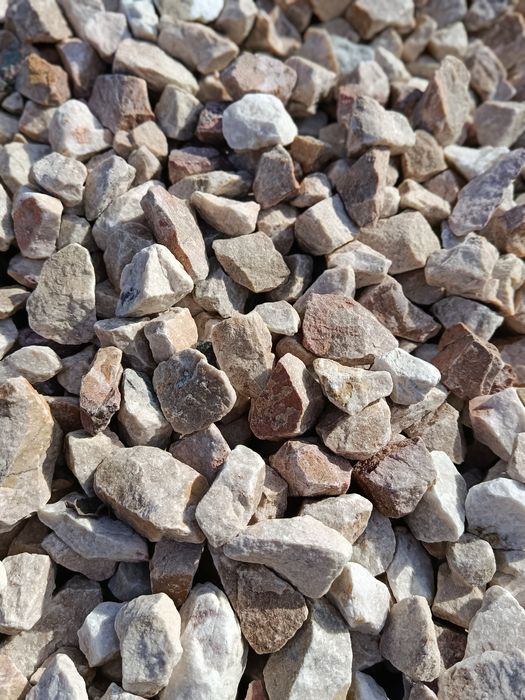 Kamień ogrodowy , Grys granitowy . Kruszywo Janowickie.