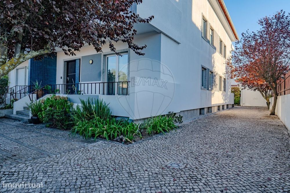 Moradia T5 para venda