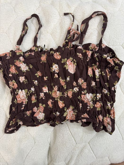 кориневий топ з квітами