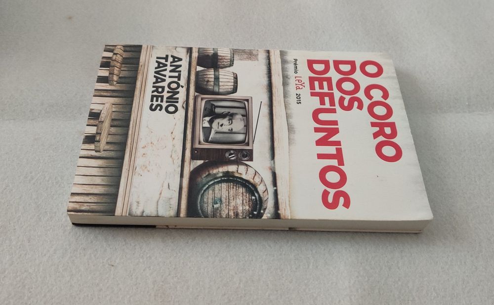 Livro o coro dos defuntos