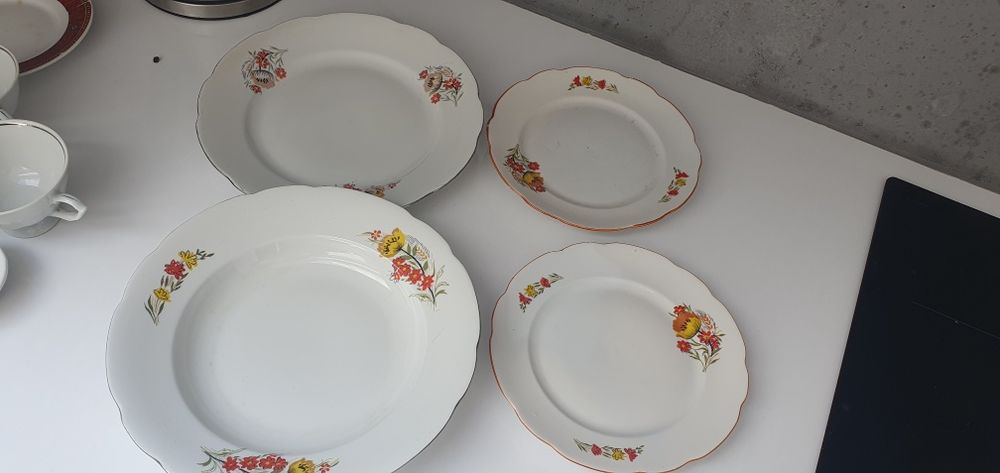 Porcelana Ćmielów talerze PRL