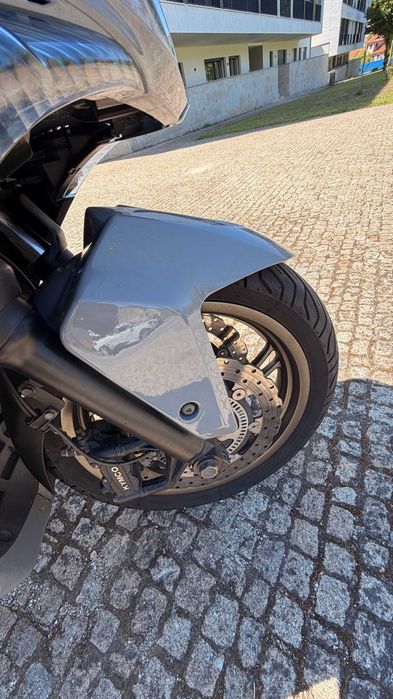 Vendo maxi scooter KYMKO XCiting 400I ABS em excelente estado