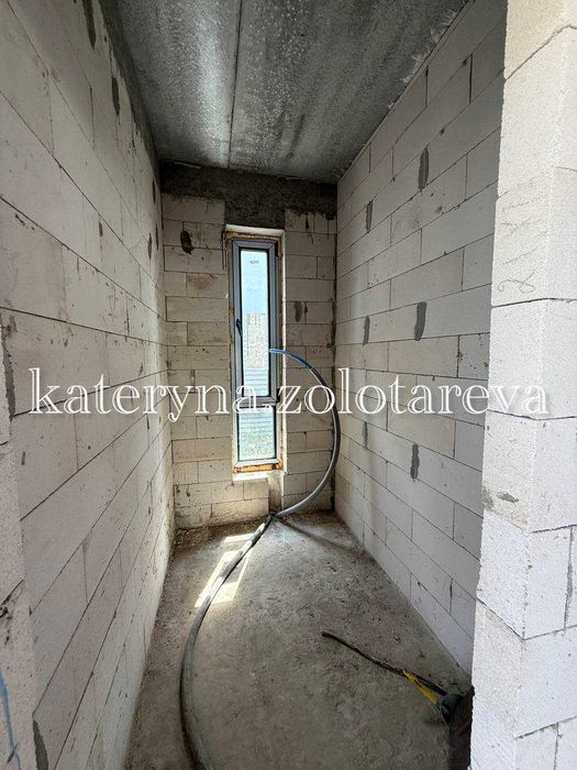 Продам  дом 108м2 в начале Большой Даниловки в коттеджном поселке с участком 10 соток!