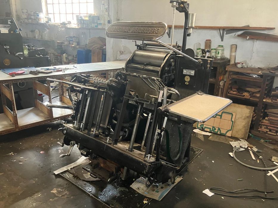 Máquina de impressão tipográfica