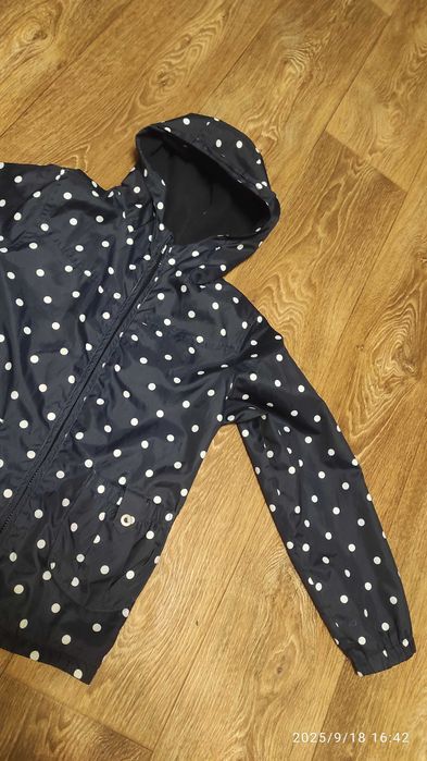 Куртка-вітровка на дівчинку 10-11років