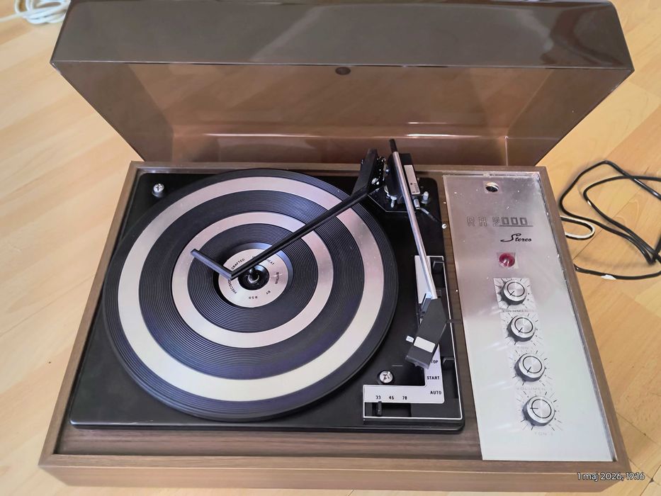Gramofon z kolumami