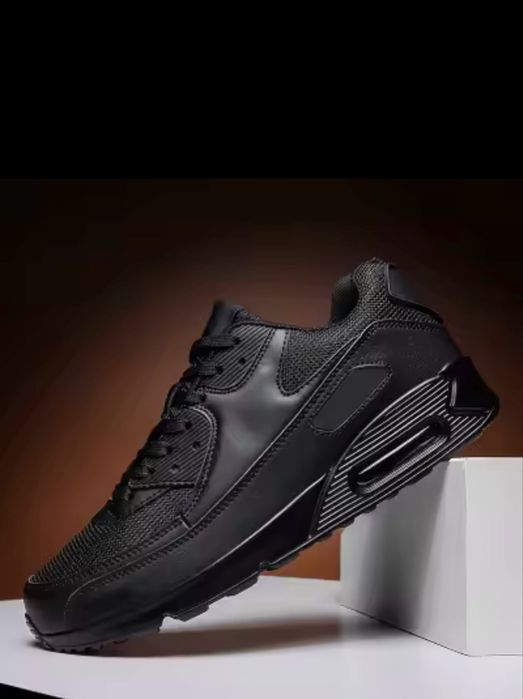 Чоловічі кросівки 42