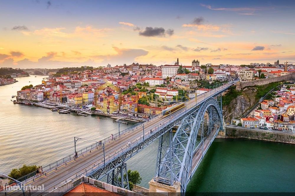 Terrenos no Porto e Gaia para construção em Altura
