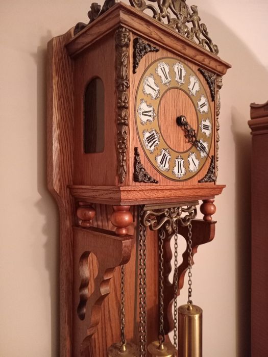 Продам часы настенные четвертные