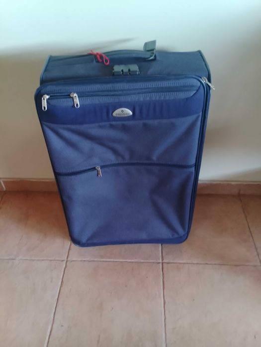 Diversas Malas de viagem