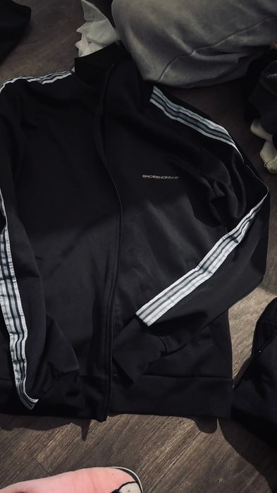 кофта спортивна весняна