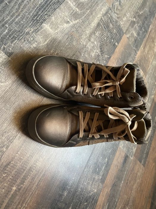 Жіноче  взуття .