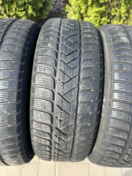 Шини 215/55 R17 94H Pirelli Rotation Winter Sottozero3