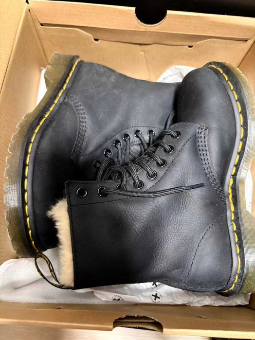 Sprzedam Dr. Martens Serena – skórzane, ocieplane (jak nowe)