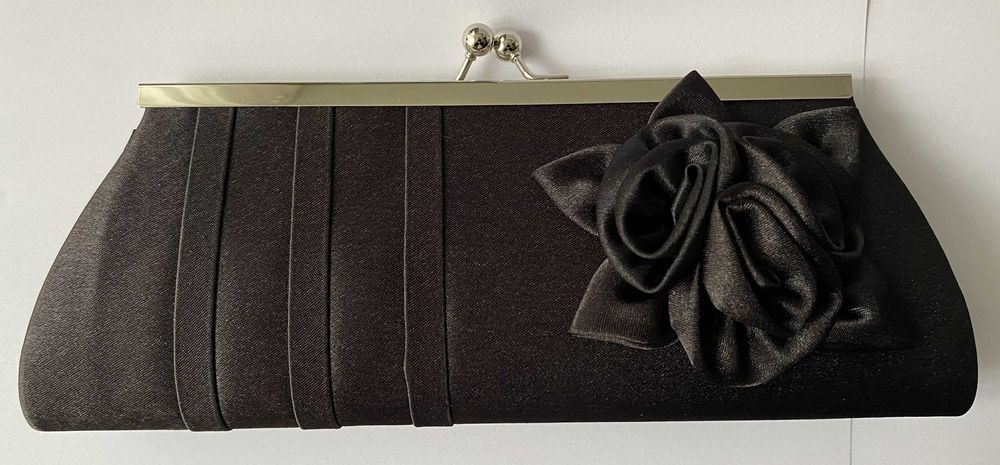 Elegancka torebka kopertowa czarna