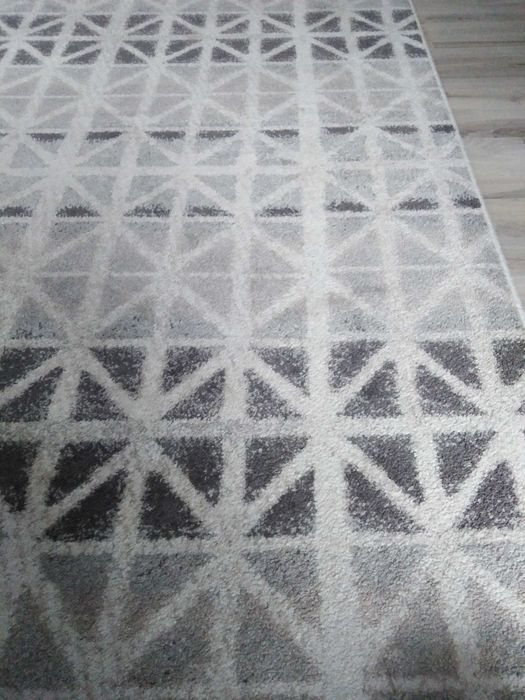 Dywan  wymiary 2.2m*1.6m