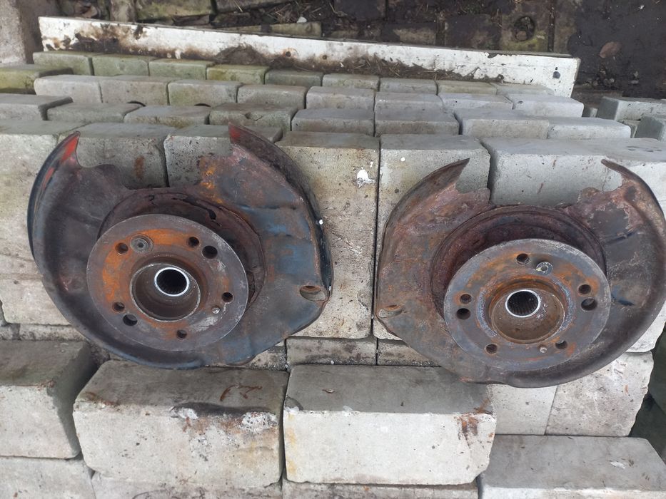 Продам задні ступиці Мерседес 124 кузов