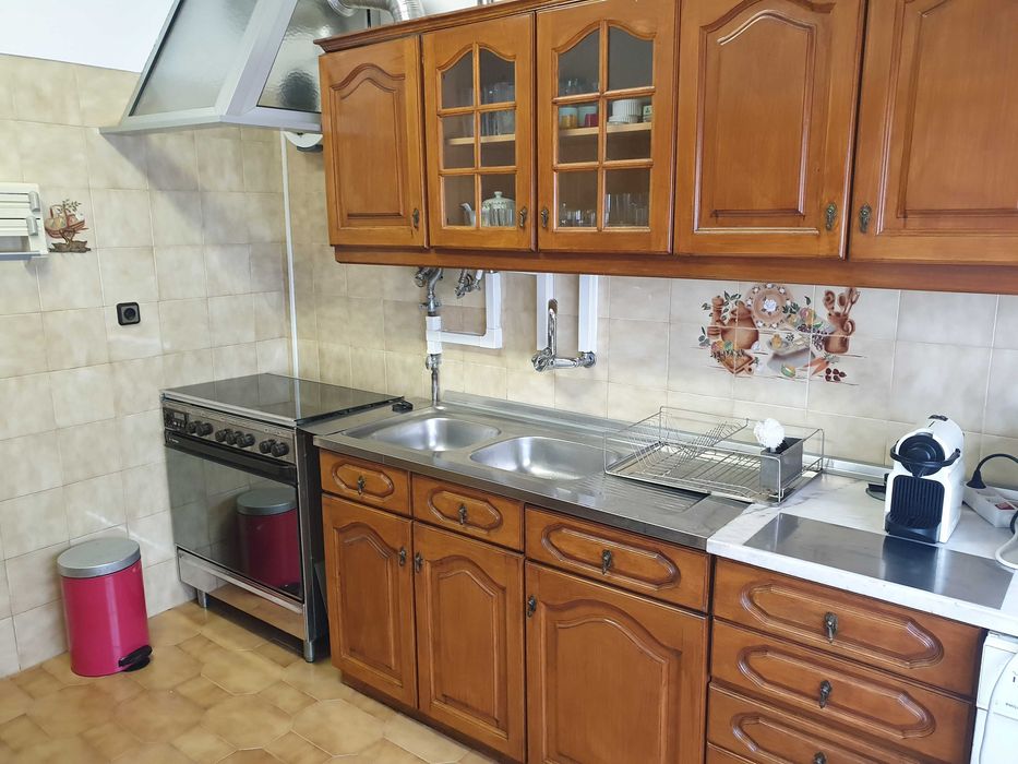 Quarto para arrendamento mobilado com despesas incluídas