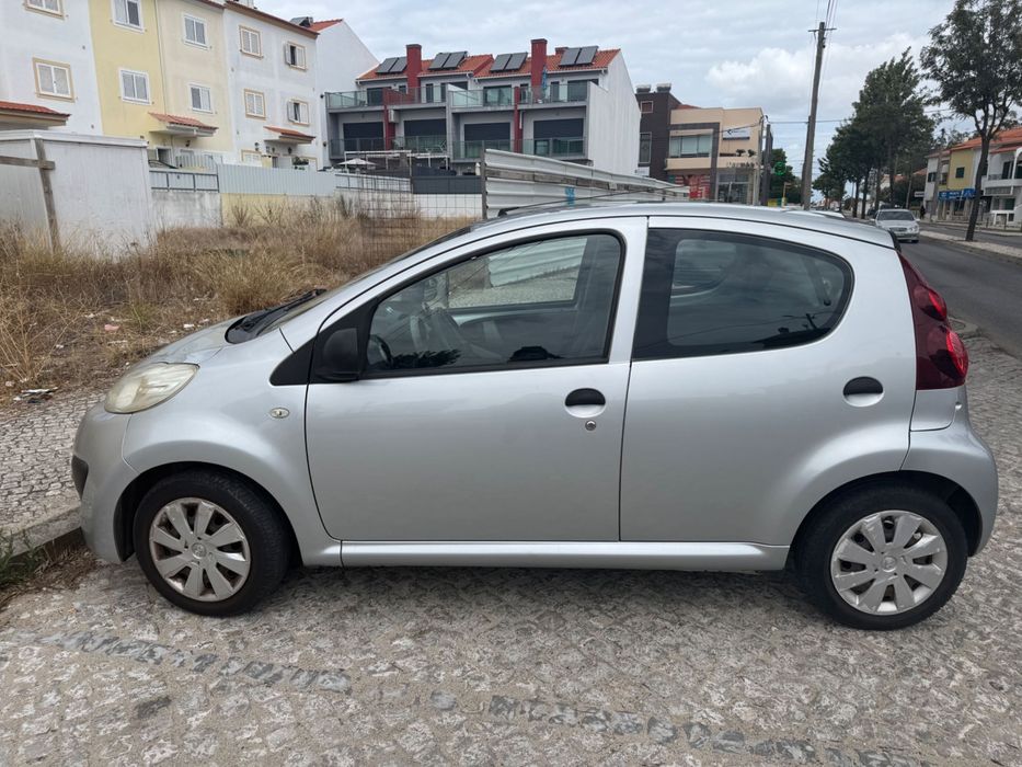 Peugeot 107 em bom estado