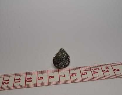 Srebrna zawieszka wywinięta łezka z dziurką