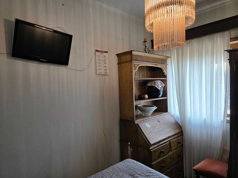 Quarto para arrendar no centro de Gaia