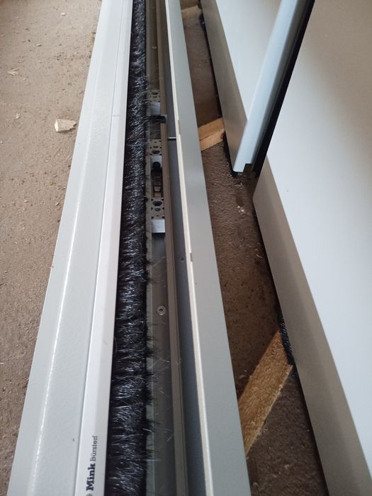 Drzwi przesuwne techniczne przemysłowe