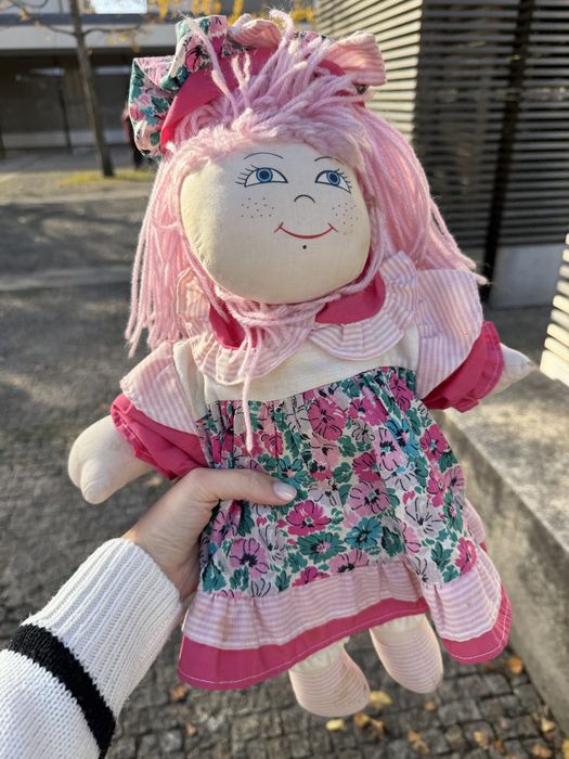 Boneca em pano rosa
