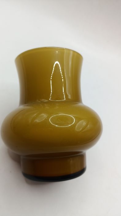 Wazon  artystyczny  ze  szkła  kolor  miodowy - musztardowy