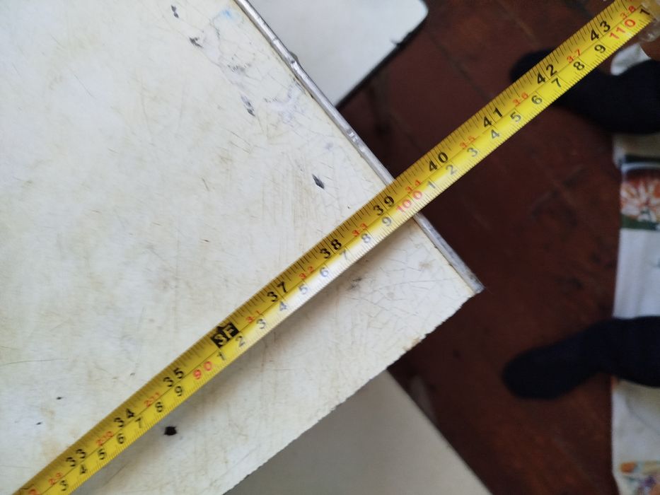 Кухонний стіл та 4 стільці