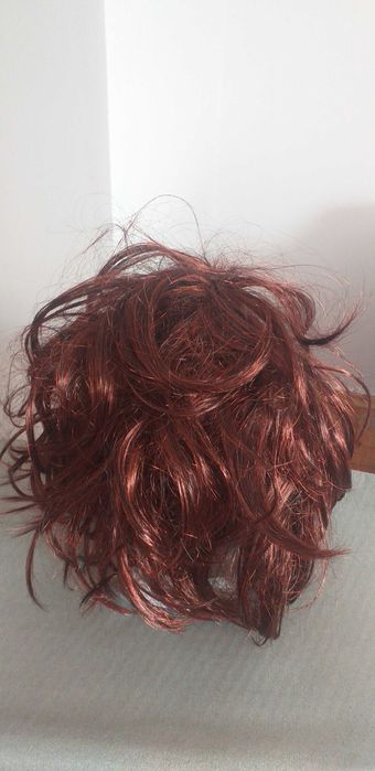 Peruka syntetyczna. Nowa