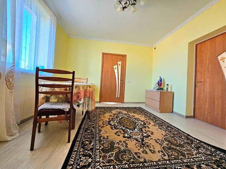 Продається добротний цегляний будинок...